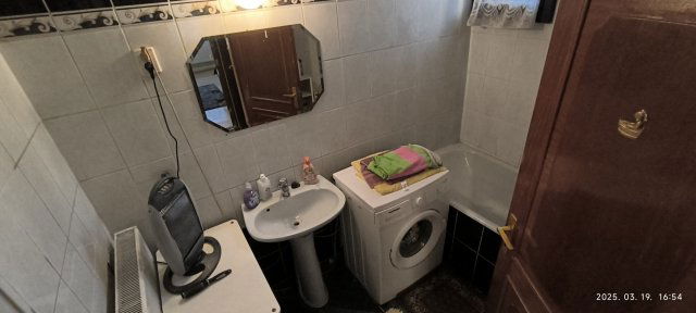 Eladó családi ház, Tiszakeszin 9 M Ft, 5 szobás