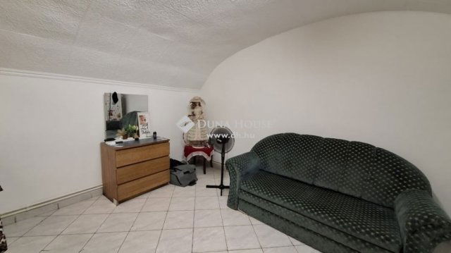 Eladó téglalakás, Budapesten, VI. kerületben 73 M Ft, 2 szobás