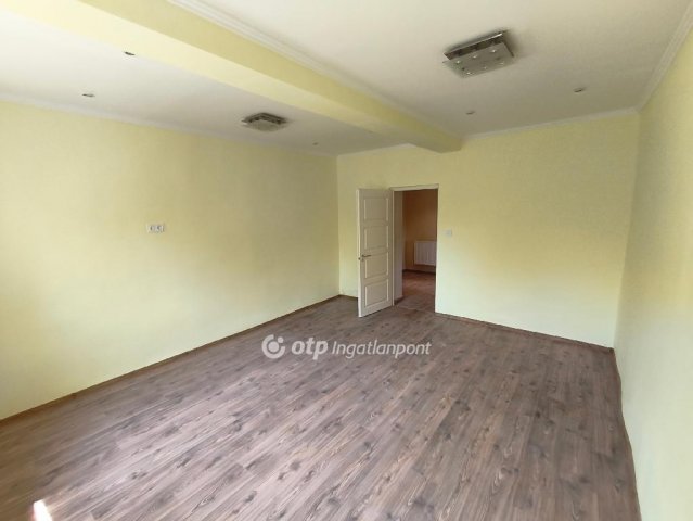 Eladó családi ház, Hunyán 11.5 M Ft, 2+1 szobás