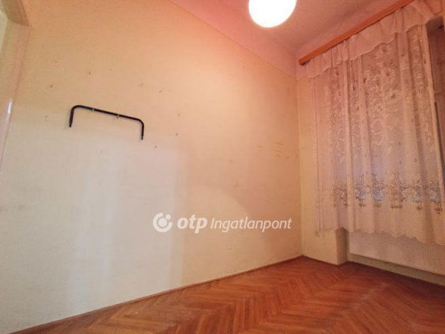 Eladó téglalakás, Gyöngyösön 29.5 M Ft, 1+1 szobás