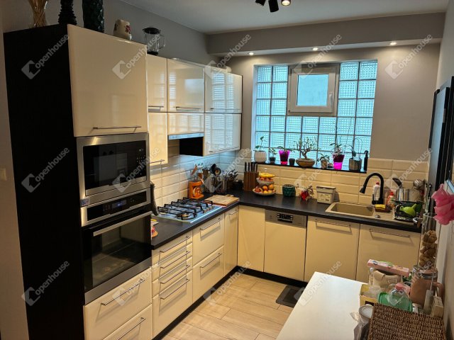 Eladó téglalakás, Győrött 89.9 M Ft, 2 szobás