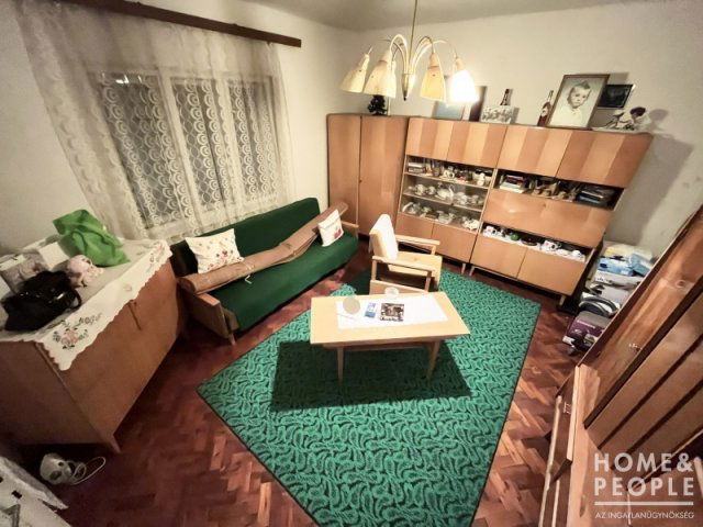 Eladó családi ház, Szegeden 48.999 M Ft, 3 szobás
