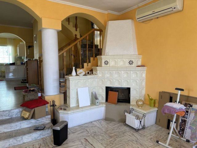Eladó családi ház, Budaörsön 295 M Ft, 5 szobás