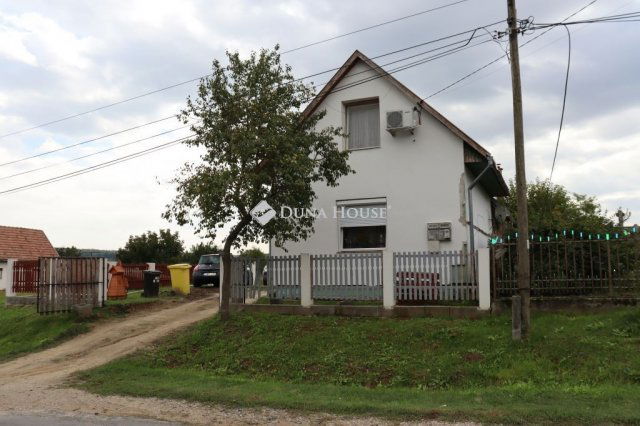 Eladó családi ház, Gyugyon 35 M Ft, 4 szobás