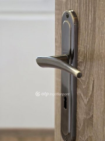 Eladó családi ház, Bébén 78 M Ft, 1+3 szobás