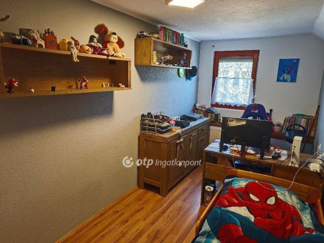 Eladó téglalakás, Szigethalmon 50.99 M Ft, 3 szobás