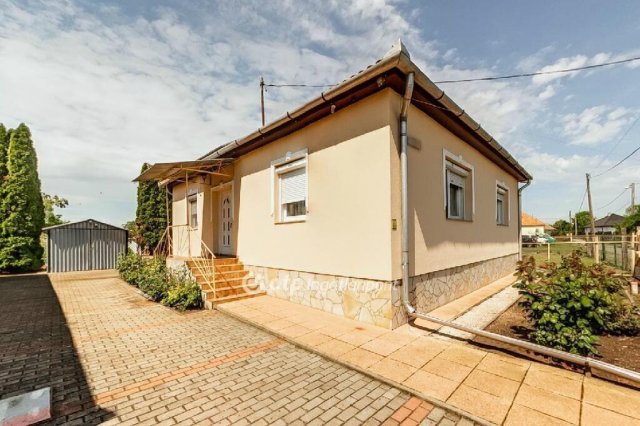 Eladó családi ház, Mezőkeresztesen 40 M Ft, 3 szobás