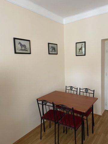 Kiadó téglalakás, albérlet, Pécsett, Páfrány utcában