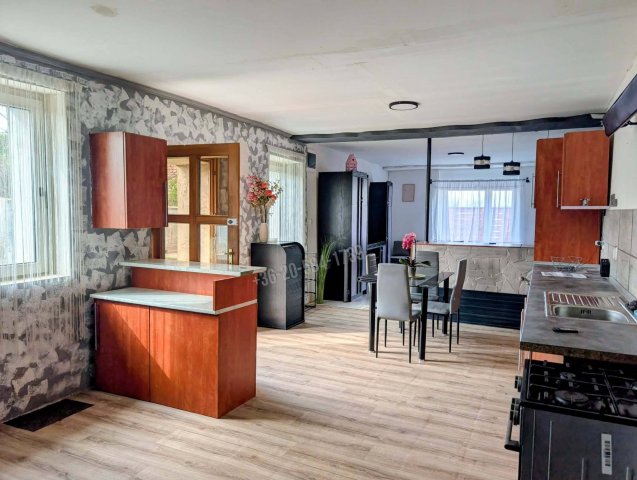 Eladó családi ház, Sümegen 22.8 M Ft, 2 szobás