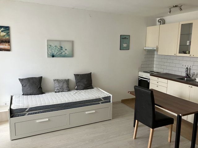 Kiadó téglalakás, albérlet, IX. kerületben, Márton utcában