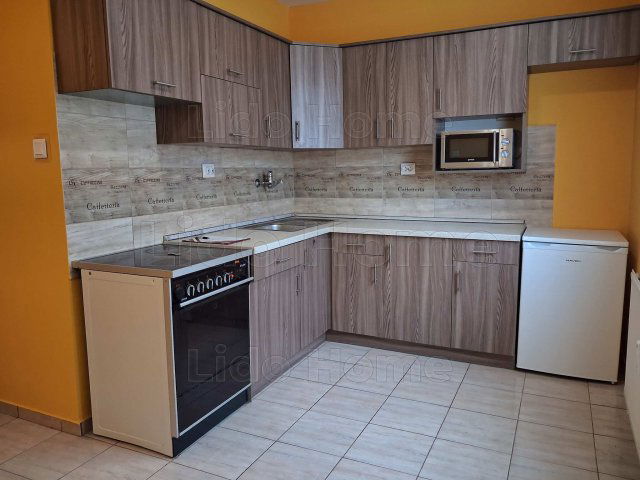 Eladó téglalakás, Várpalotán 37 M Ft, 1 szobás