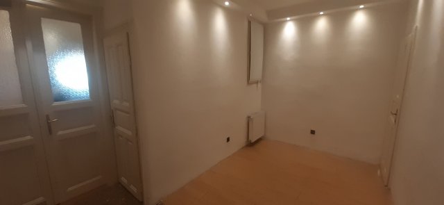 Kiadó téglalakás, albérlet, I. kerületben, Fő utcában