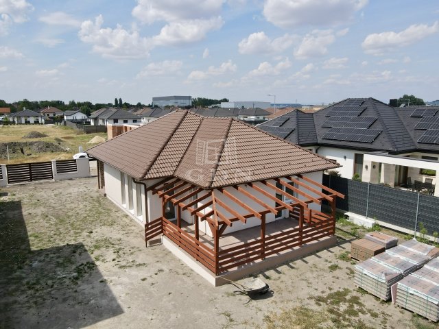 Eladó családi ház, Gyöngyöshalászon 75 M Ft, 5 szobás