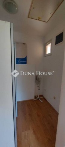 Kiadó téglalakás, albérlet, Pécsett 180 E Ft / hó, 3 szobás