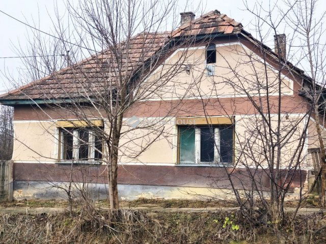 Eladó családi ház, Nakon 6 M Ft, 3 szobás / költözzbe.hu