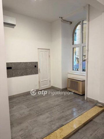 Eladó téglalakás, Budapesten, VIII. kerületben 90 M Ft