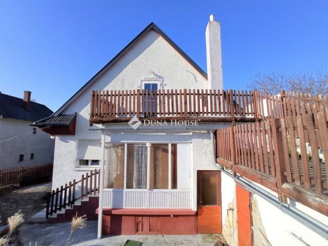 Eladó családi ház, Keszthelyen 75 M Ft, 7 szobás