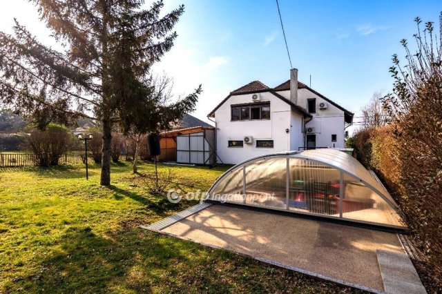 Eladó családi ház, Sümegen 74.99 M Ft, 7+2 szobás