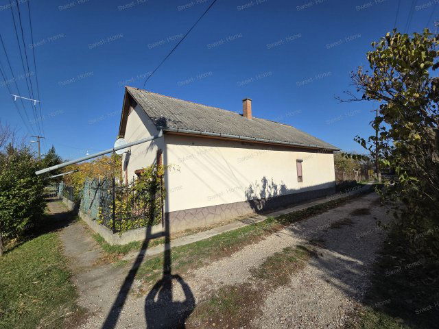 Eladó téglalakás, Tiszainokán 5 M Ft, 3 szobás