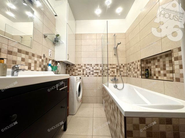 Eladó téglalakás, Kecskeméten 79 M Ft, 3 szobás