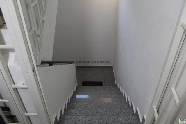 Eladó üzlethelyiség, Budapesten, XX. kerületben 250 M Ft