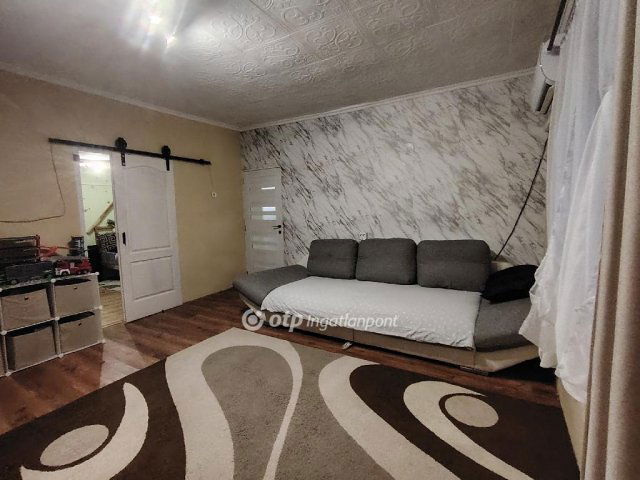 Eladó téglalakás, Orosházán 29 M Ft, 1+2 szobás