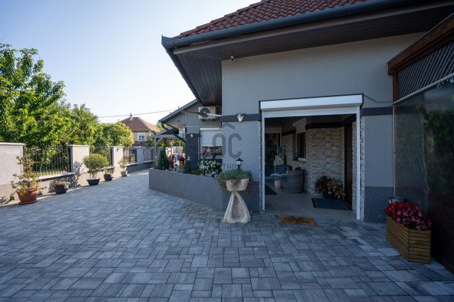 Eladó családi ház, Miskolcon 119 M Ft, 7 szobás