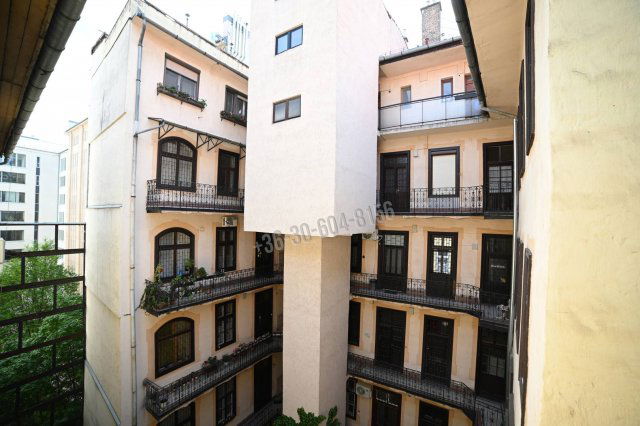 Eladó téglalakás, Budapesten, IX. kerületben 52.5 M Ft, 1 szobás