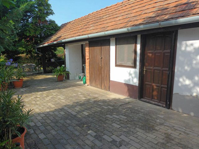 Eladó családi ház, Tiszacsegén 27.9 M Ft, 3 szobás