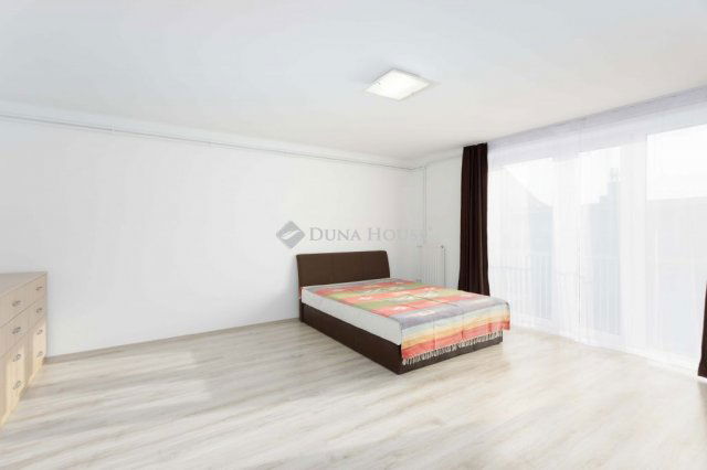 Eladó téglalakás, Mosonmagyaróváron 46.5 M Ft, 1 szobás