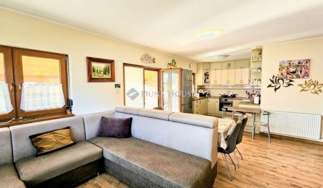 Eladó nyaraló, Szigetcsépen 139.9 M Ft, 4 szobás