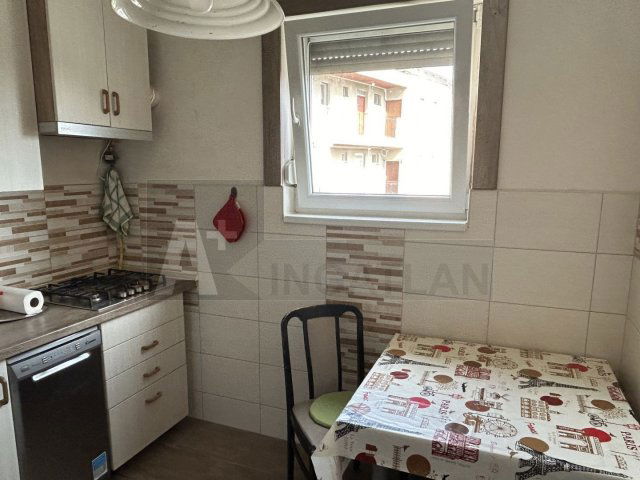 Kiadó téglalakás, albérlet, Szegeden 170 E Ft / hó, 2 szobás