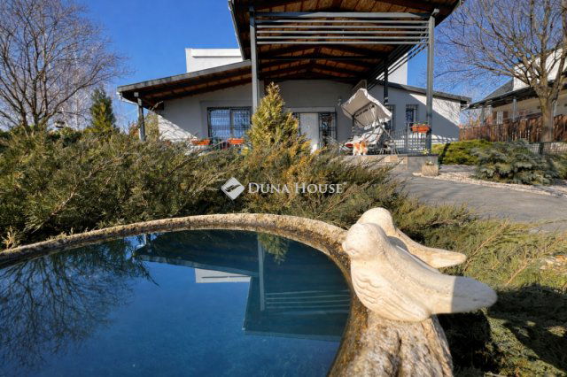 Eladó családi ház, Budapesten, XXII. kerületben, Dukát utcában