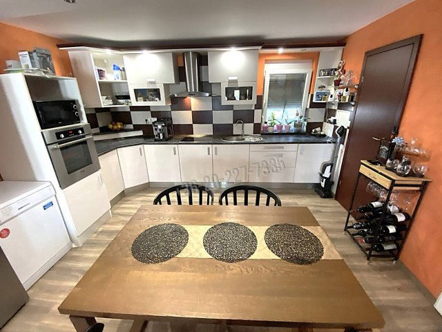 Eladó családi ház, Szigetbecsén 135 M Ft, 3 szobás