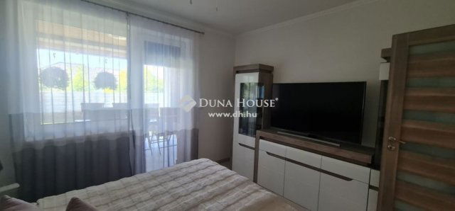 Eladó családi ház, Üllőn 324.9 M Ft, 6 szobás