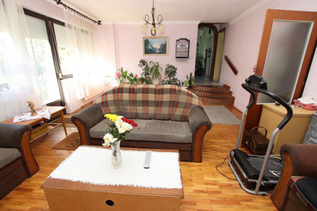 Eladó családi ház, Debrecenben 115 M Ft, 4 szobás