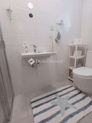 Eladó családi ház, Dunabogdányban 135 M Ft, 3 szobás