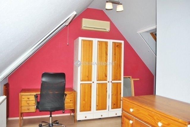 Eladó téglalakás, Kecskeméten 79.9 M Ft, 4 szobás