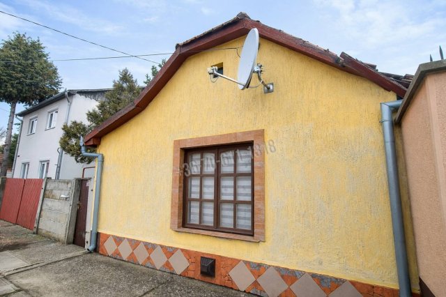 Eladó családi ház, Hajdúböszörményen 24.9 M Ft, 2 szobás
