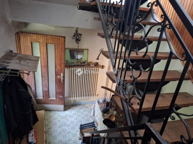 Eladó családi ház, Dunaalmáson 42.5 M Ft, 3 szobás