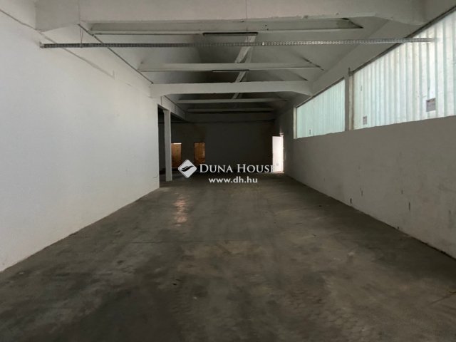 Kiadó ipari ingatlan, Tatán 2928 E Ft / hó / költözzbe.hu