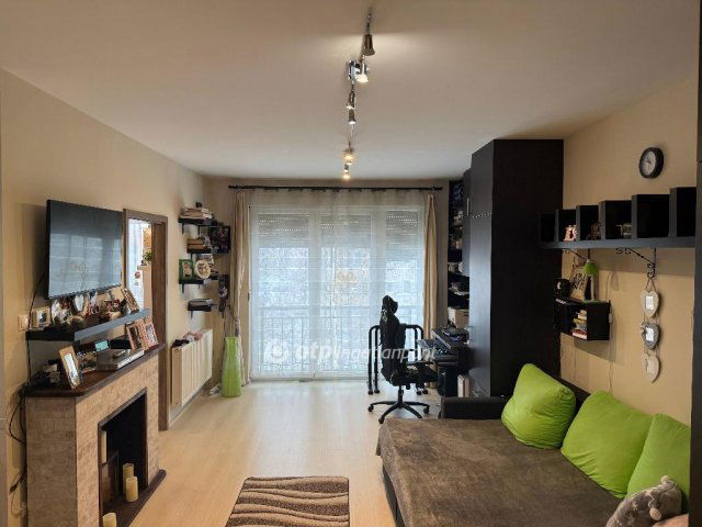 Eladó téglalakás, Székesfehérvárott 78.99 M Ft, 3 szobás