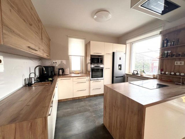 Eladó ikerház, Budapesten, XVIII. kerületben 124.9 M Ft, 5 szobás