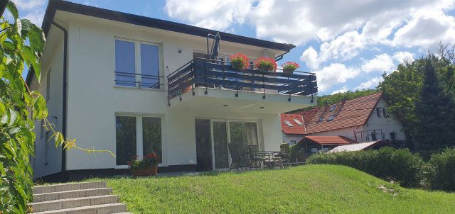 Eladó családi ház, Remeteszőlősön 380 M Ft, 7 szobás