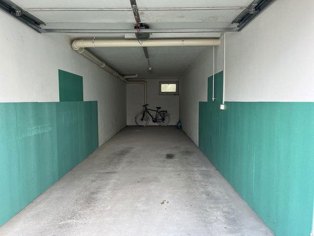 Eladó garázs, Budapesten, III. kerületben 14.9 M Ft