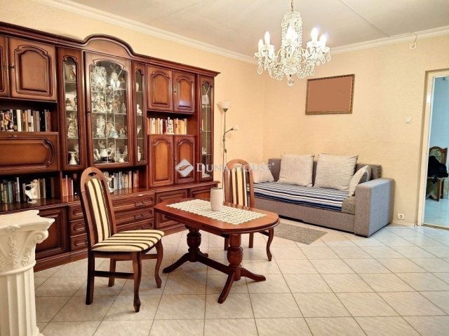 Eladó panellakás, Kecskeméten 52.9 M Ft, 3 szobás