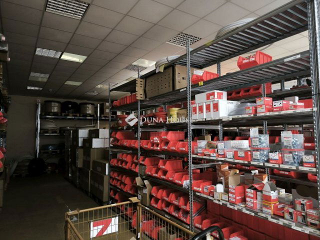 Kiadó ipari ingatlan, Győrött 891 E Ft / hó