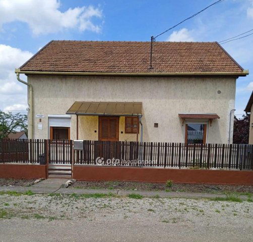 Eladó családi ház, Jászberényben 63 M Ft, 3+1 szobás