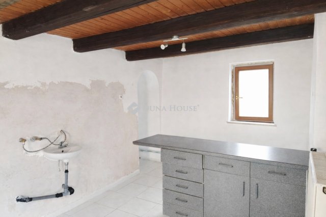 Eladó családi ház, Vönöckön 26.6 M Ft, 1 szobás