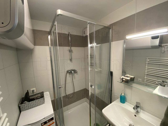 Eladó téglalakás, Siófokon 73.5 M Ft, 2 szobás